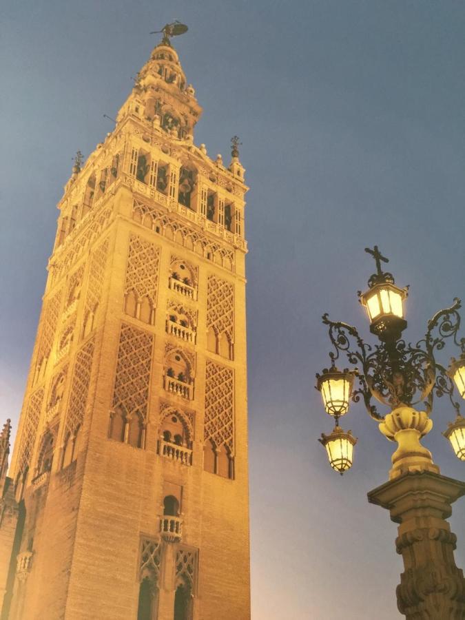 Sevilla-Triana Buitenkant foto